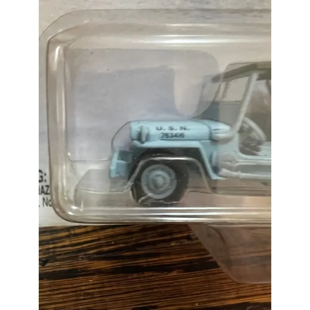 Johnny Lightning Pearl Harbor Willy US Navy Jeep new in packaging